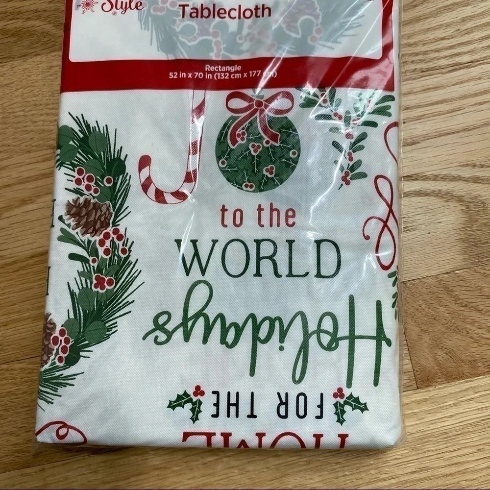Joy to the World Wreath Table Cloth NWT Rectangle 52x70 Christmas Holiday
